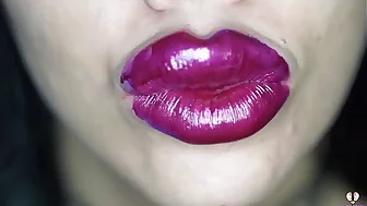 Extreme Bimbo Lips Cock Sucking