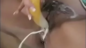 435159 latina uses banana dildo to gush creamy cum